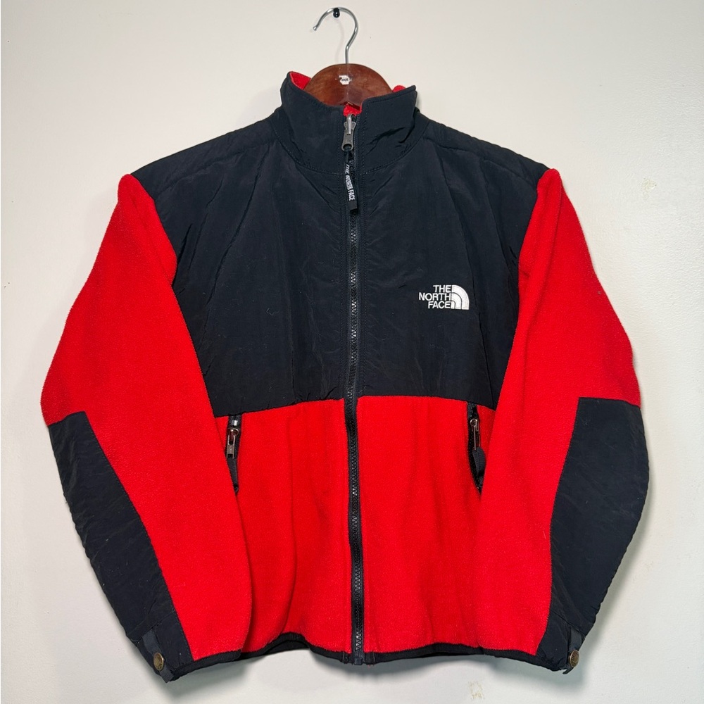 The North Face Denali Jacket Black / Red
Size Women’s Small